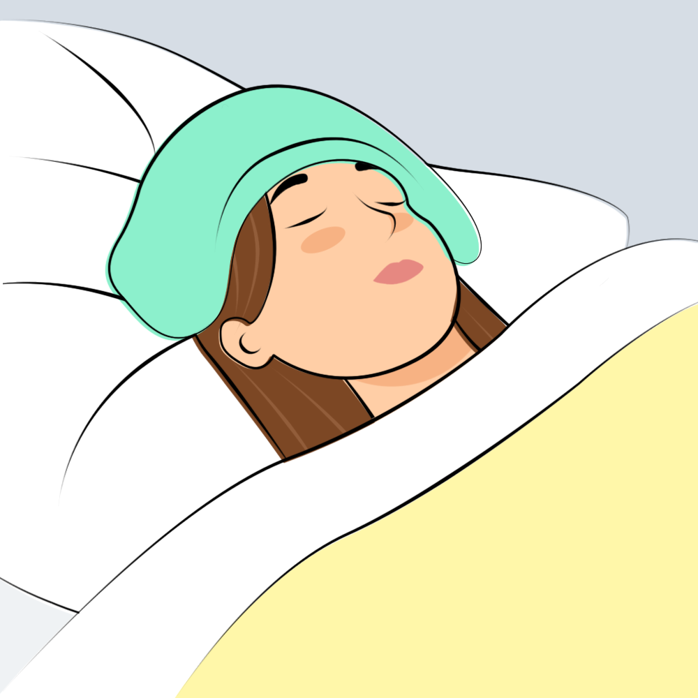En sovende kvinde med migræne, der ligger i sengen med et grønt håndklæde over panden.
